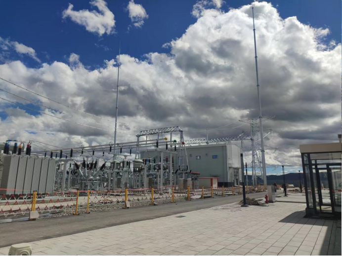 四川瑞康參建的(de)全球最大(dà)、海拔最高的(de) 水光互補電站正式投産 四川瑞康參建的(de)全球最大(dà)、海拔最高的(de) 水光互補電站正式投産