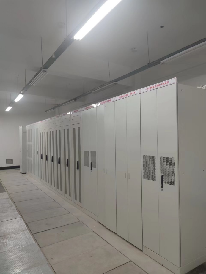 四川瑞康參建的(de)全球最大(dà)、海拔最高的(de) 水光互補電站正式投産 四川瑞康參建的(de)全球最大(dà)、海拔最高的(de) 水光互補電站正式投産